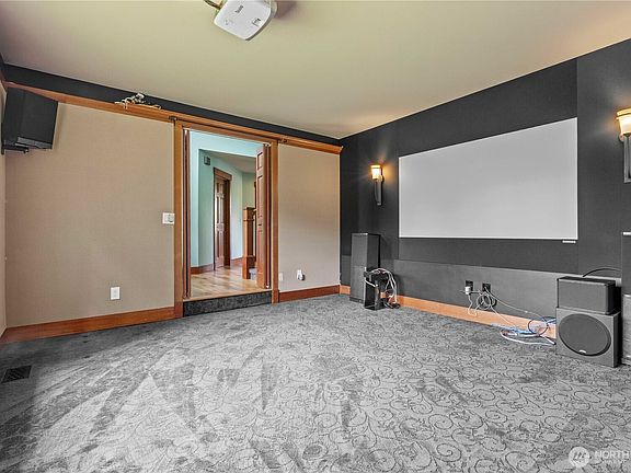 5th image of 16405 86th Street E