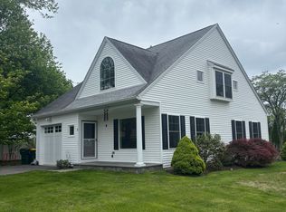 2 Manning St, New Fairfield, CT 06812