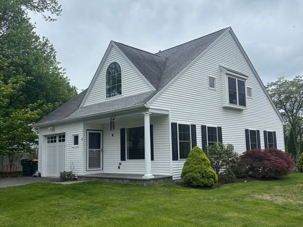 2 Manning St