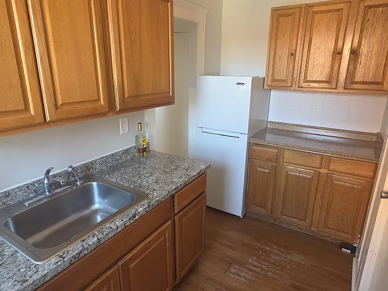 28 Franklin St #15 — Photo 5