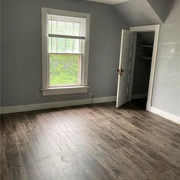 1001 E Stewart St — Photo 5