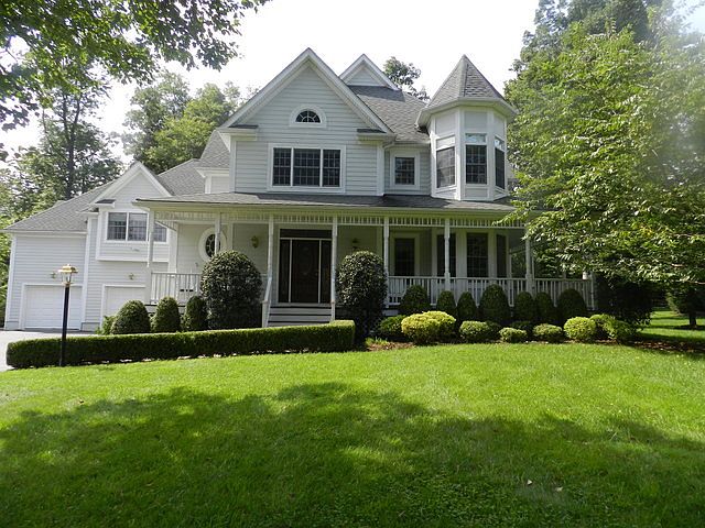 1st image of 46 Fieldstone Dr