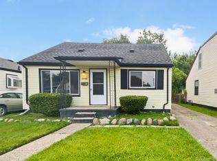 24860 Hayes Ave, Eastpointe, MI