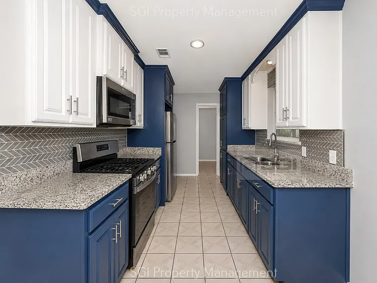 06_Haz13Haz_Pro_Lux_mls_05152026