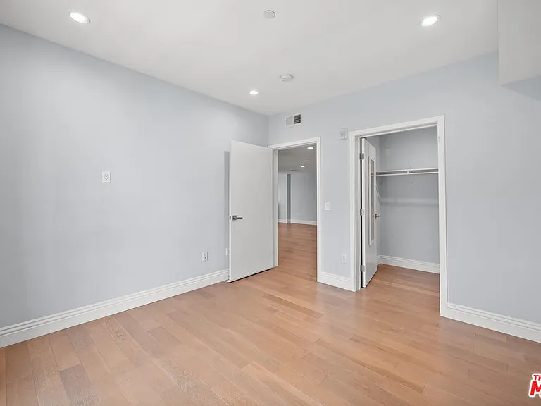 2939 W Leeward Ave #407 — Photo 24