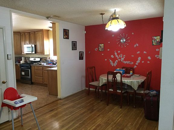 2nd image of 321 S Laurel Ave