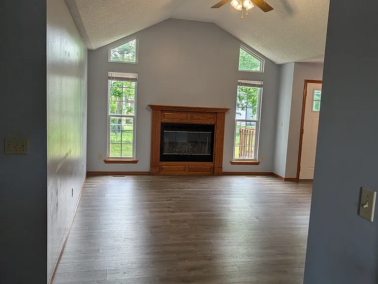 1910 Bluebird Dr — Photo 15
