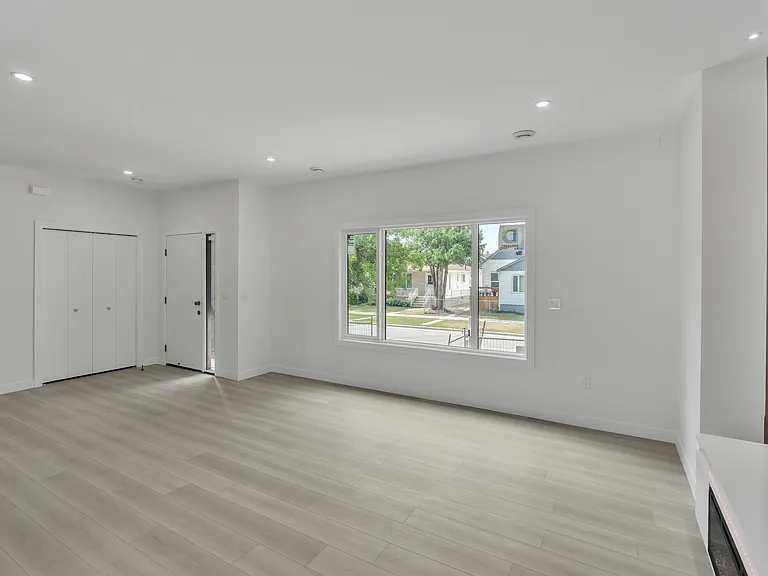 1273 Manitoba Ave — Photo 13