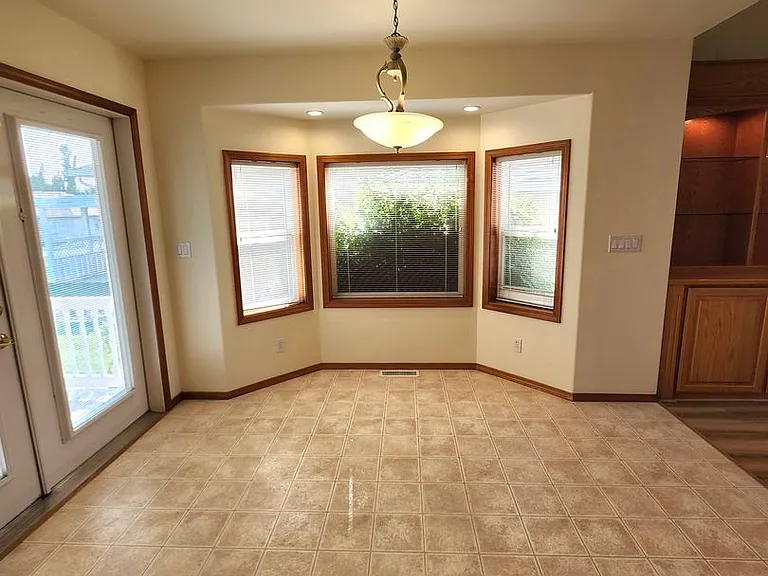 106 Prestwick Ln — Photo 34