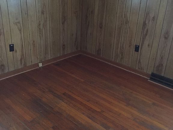 4th image of 801 Dinwiddie Ave