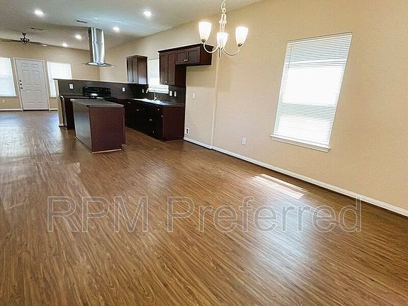 3rd image of 4522 Mayflower St #A