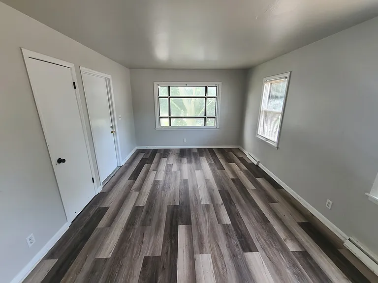 6912 W Silver Spring Dr — Photo 3
