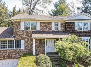 55 Buttonwood Rd, Staten Island, NY 10304