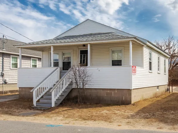 26 Dover Avenue, Hampton, NH 03842