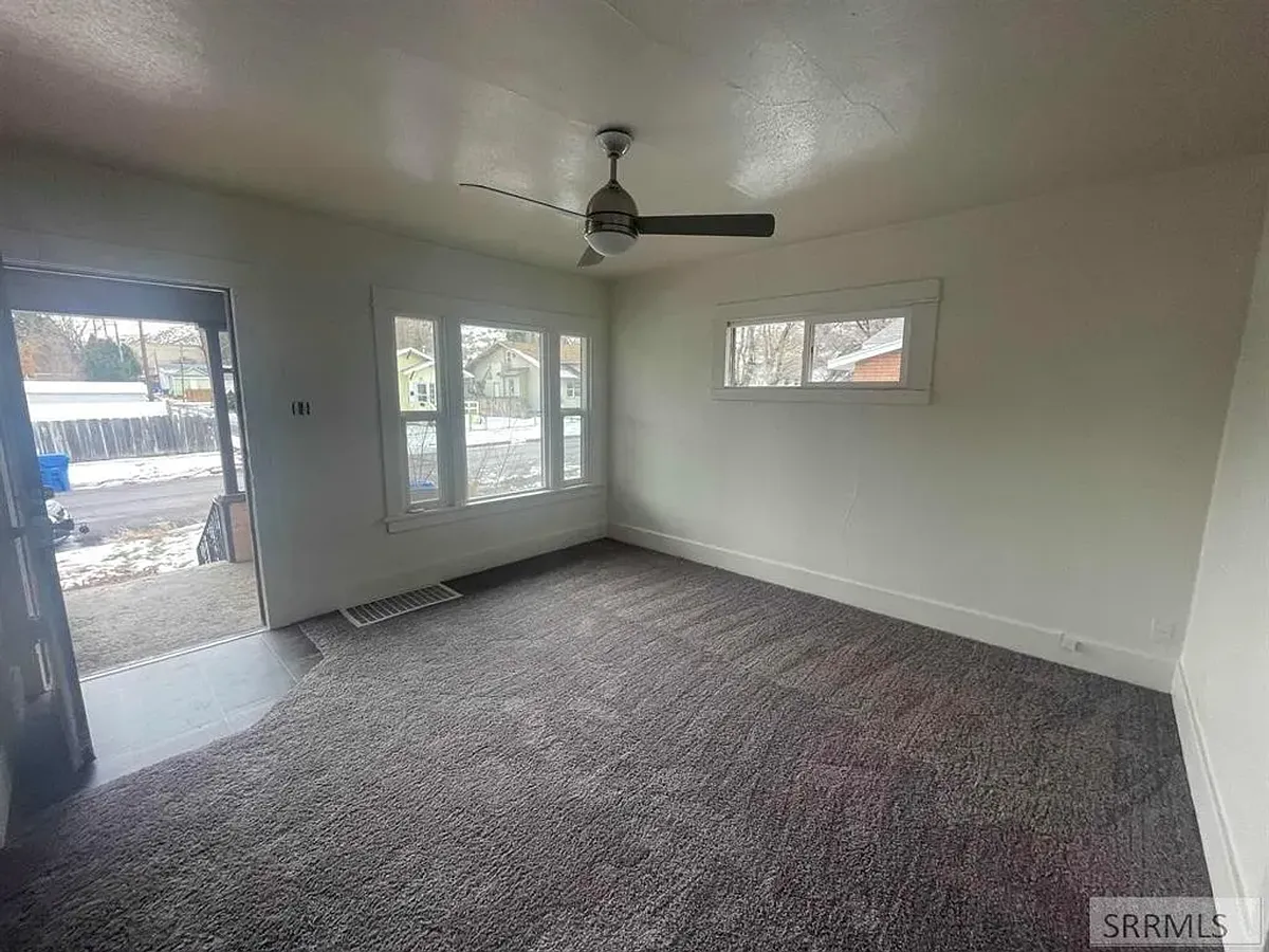 Building Photo - 720-730 W Benton St