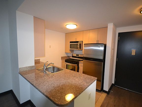 5th image of 8915 Parsons Blvd APT 2C