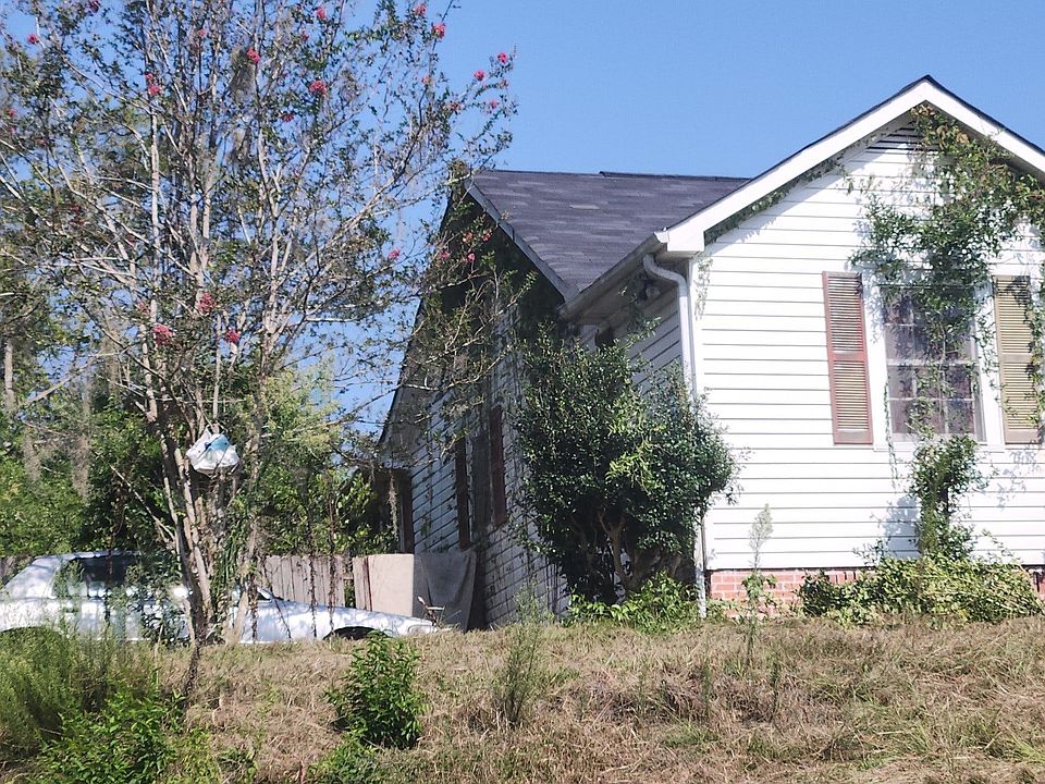 840 Young St, Selma, AL 36701 Zillow