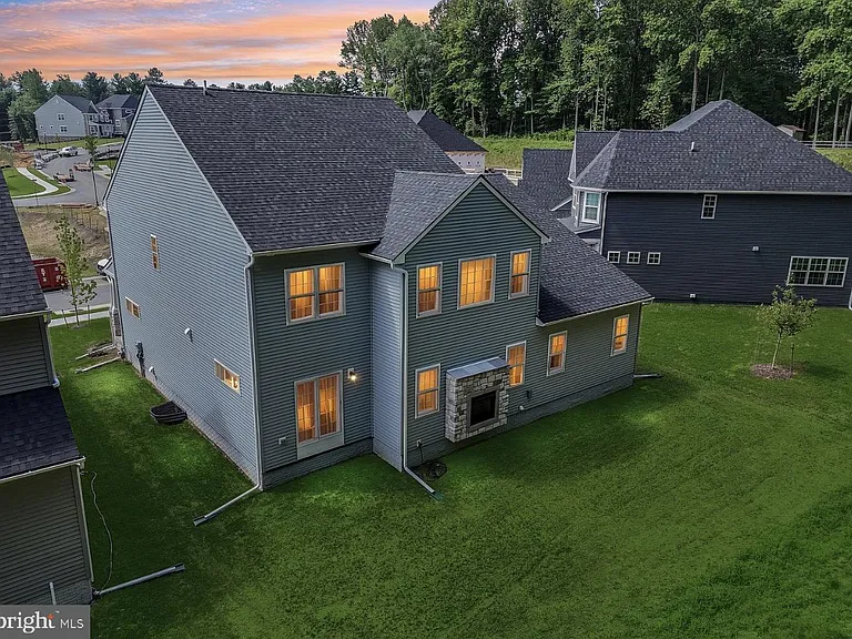 1823 Colt Ln — Photo 18