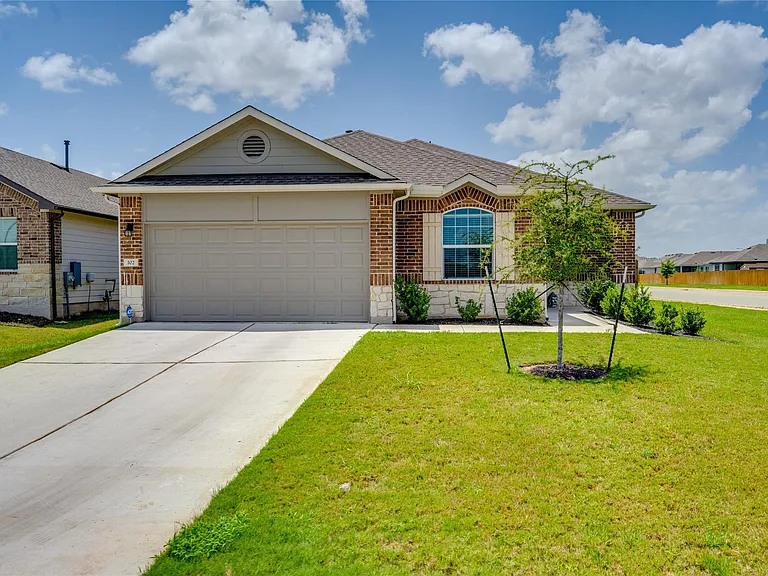 102 Rainmaker Cv — Photo 2