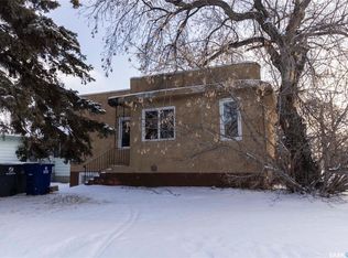 1302 11th St E, Saskatoon, SK S7H0G5