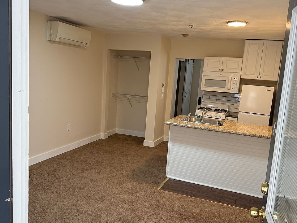 living/kitchenette from entry door