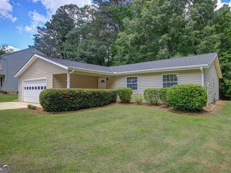 109 Boxwood Ct — Photo 1