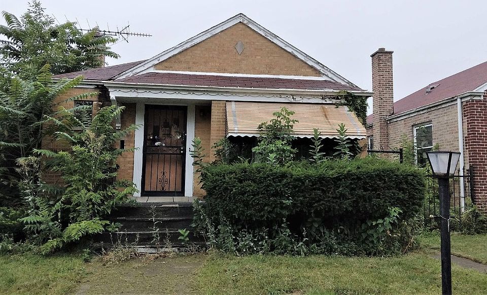 2nd image of 8120 S Michigan Ave