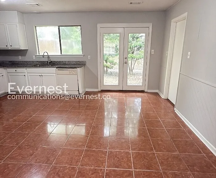 596 Crestmont Ct — Photo 7