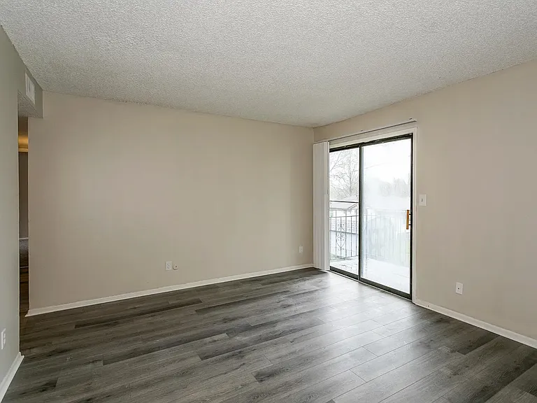 Stoneybrook Apartments — Photo 38