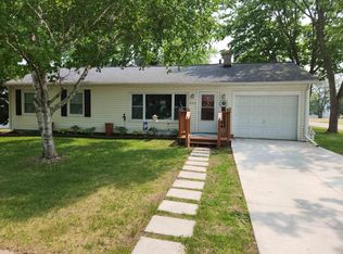 625 Prairie Ave, Baraboo, WI 53913