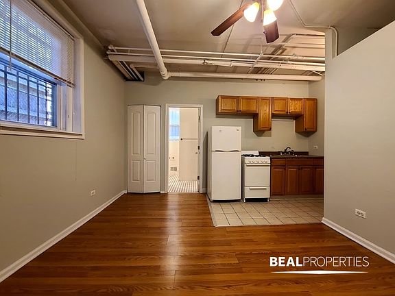 3rd image of 2827 N Burling St #282706