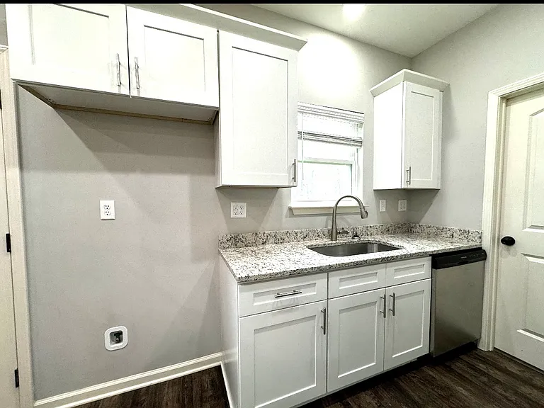 461 Ridge Rd — Photo 2