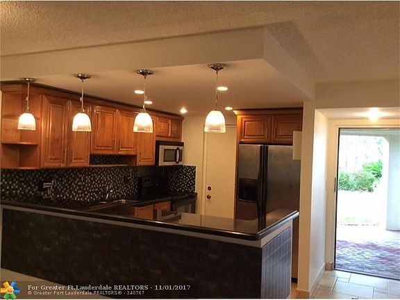 3rd image of 2313 S Cypress Bend Dr APT 122B
