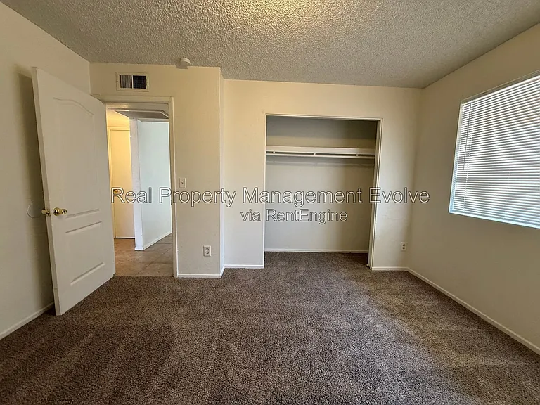 1905 N Center St #1 — Photo 10