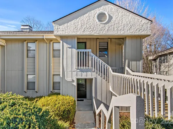 1705 Abbey Cir, Asheville, NC 28805