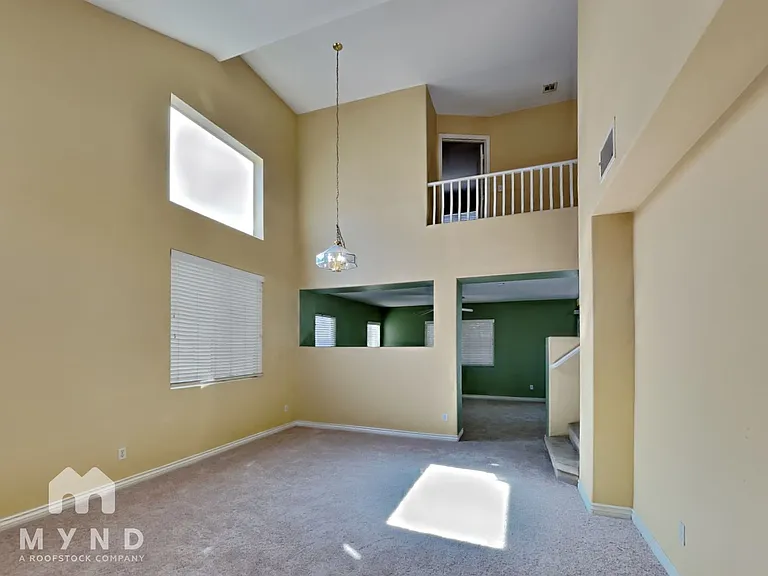 695 Emerald City Ave — Photo 4