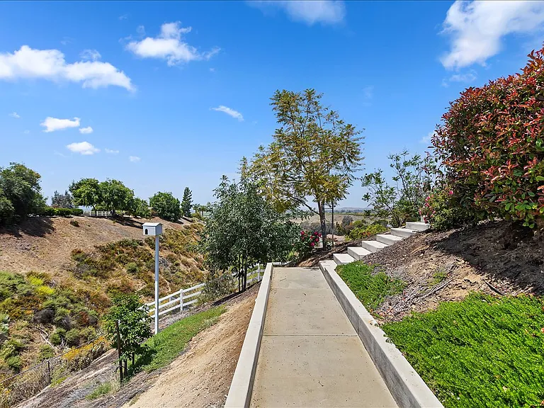 37605 Via De Los Arboles — Photo 37