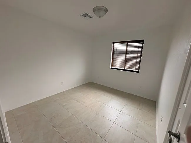 10821 E 46th Ln — Photo 11