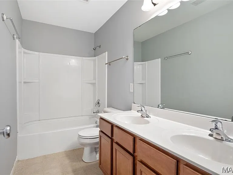 7026 Conner Pointe Dr — Photo 15