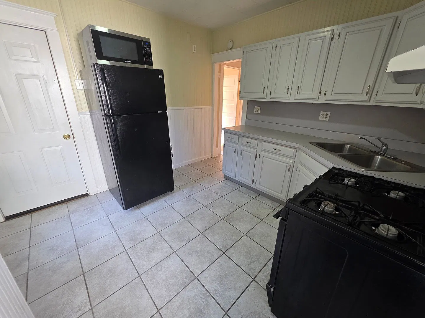 35 Manitou Ave. — Photo 3