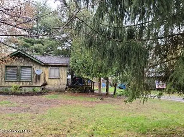 16 West Drive, Queensbury, NY 12804