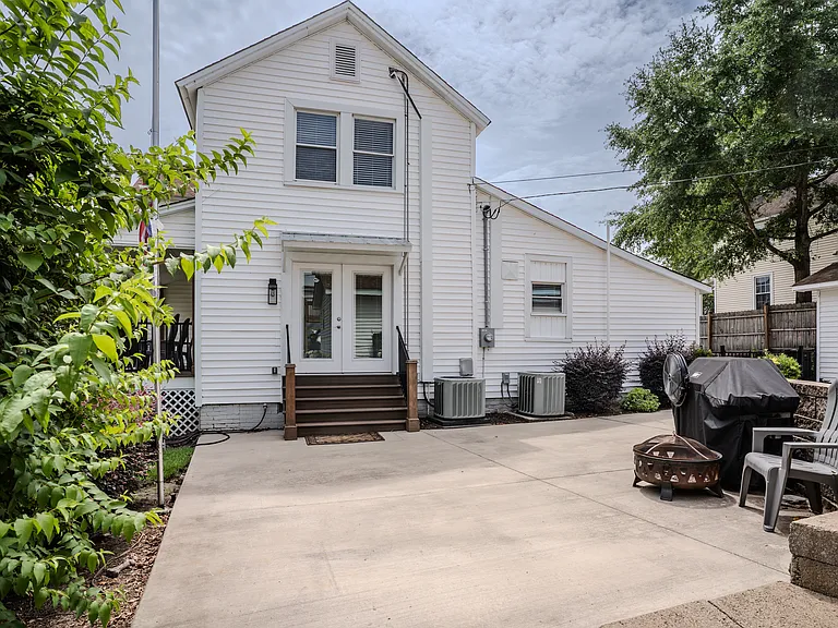 309 Court Ave — Photo 21
