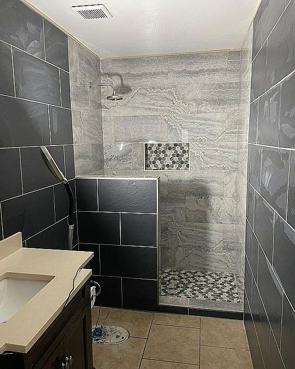 2nd image of 3202 W Avenida Luna