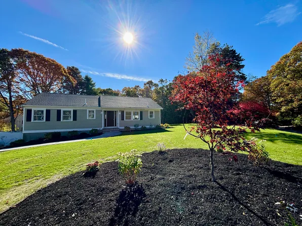 12 Dorcas Drive, Barnstable, MA 02630
