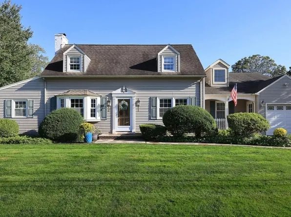 26 Mali Dr, North Plainfield Boro, NJ 07062