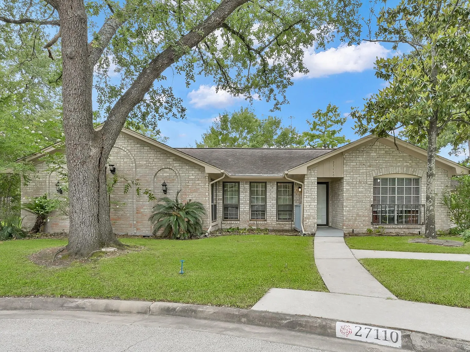 4 bed, 2.5 bath, 1998 sqft, $2,150 — Photo 1