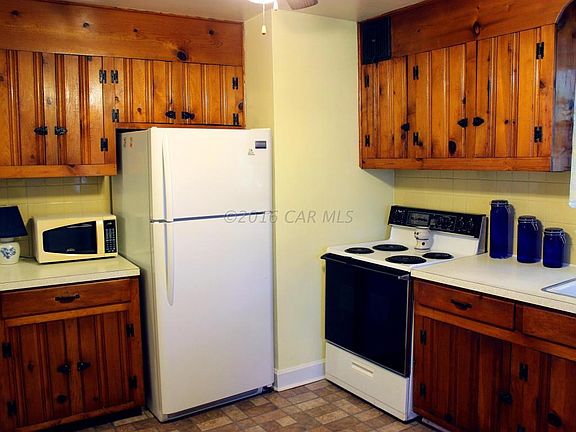 04 - Kitchen - View A - Alternate