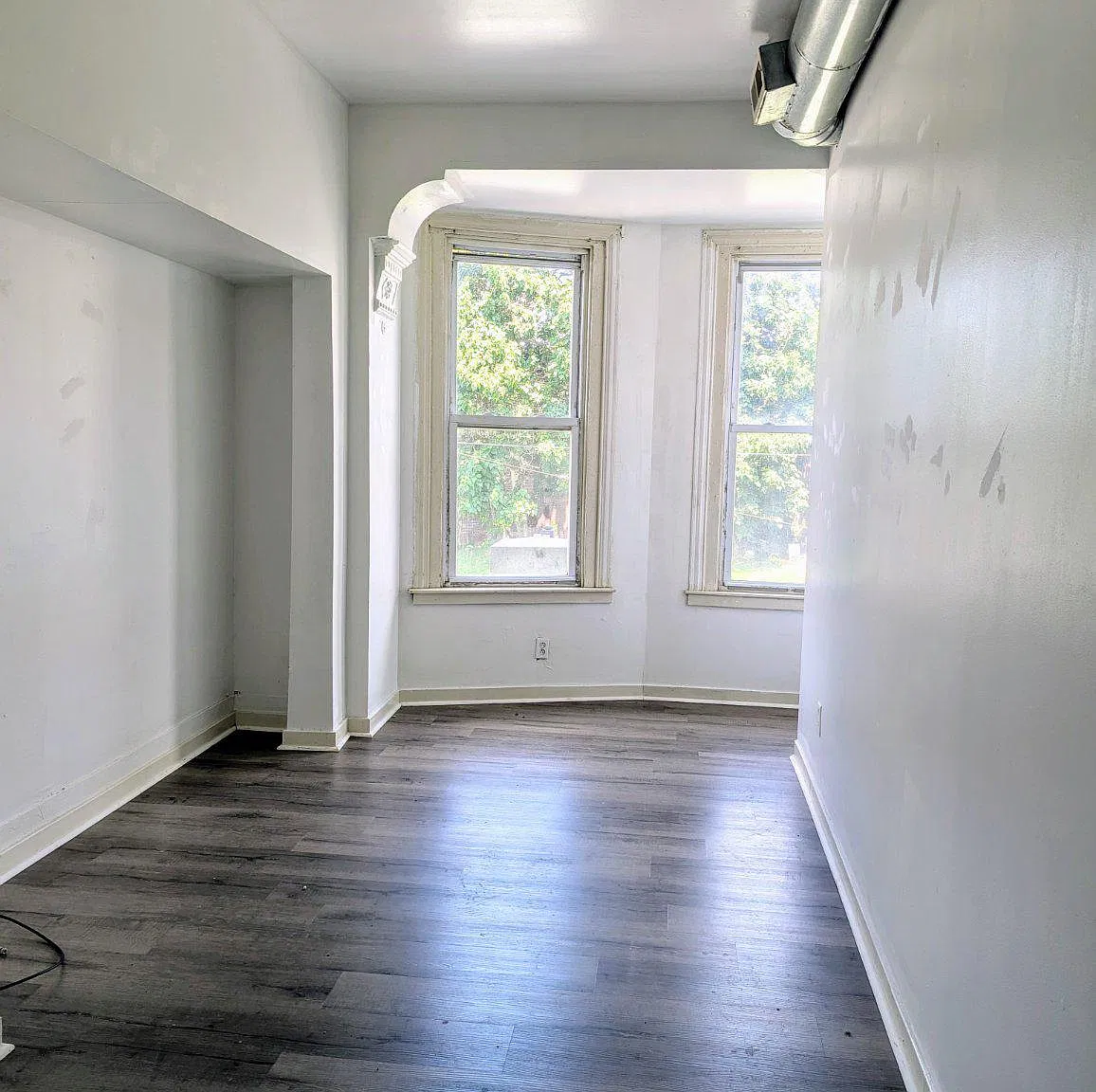 2 bed, 1.0 bath, 400 sqft, $900 — Photo 2