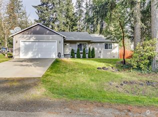 30 NE Santa Maria Ln, Belfair, WA 98528