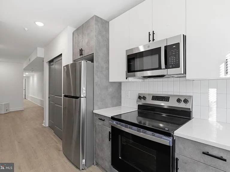 630 W Cumberland St #1 — Photo 1